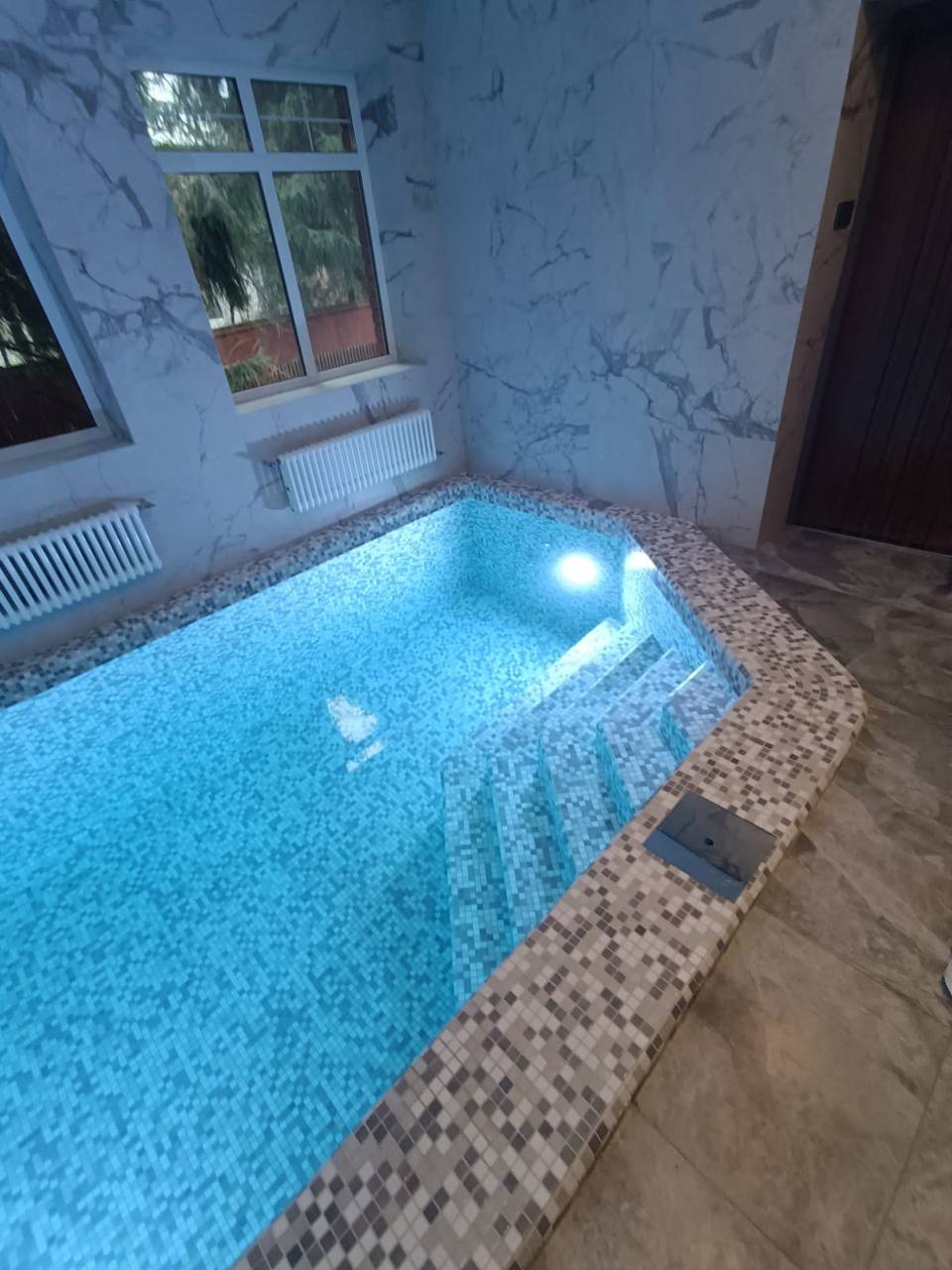 Уютный домашний бассейн